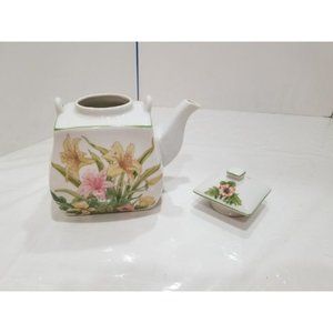 Jade‎ Lily Teapot with Lid White with Floral Design Fine Porcelain by Stafford